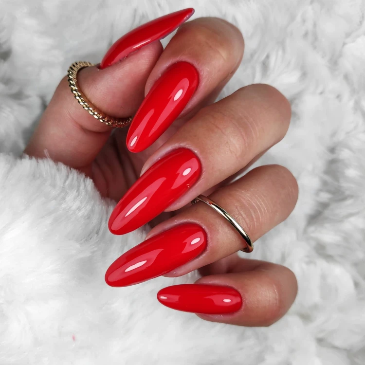 czerwony-manicure.jpg