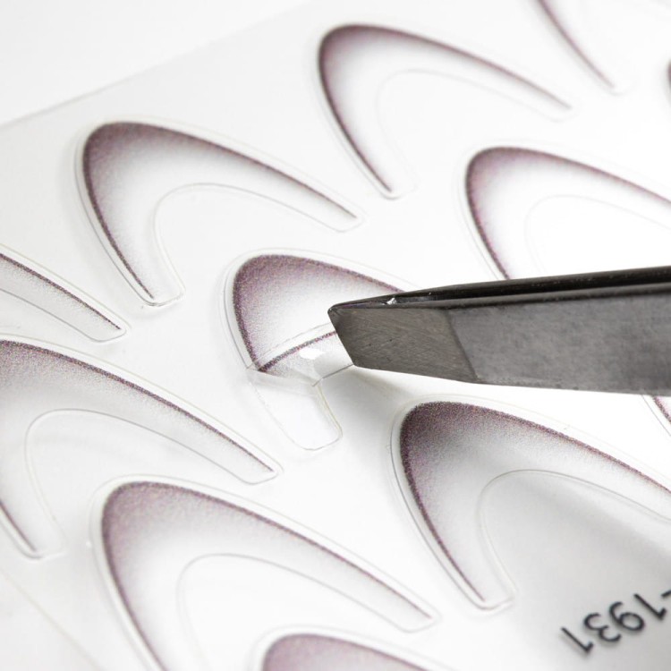 gradientowe-naklejki-samoprzylepne-na-paznokciefrenchombrefrancuska-linia-usmiechu-23szt-brazowe-sd-1931 (2).jpg