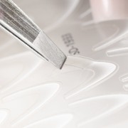 gradientowe-naklejki-samoprzylepne-na-paznokciefrenchombrefrancuska-linia-usmiechu-23szt-biale-sd-1933 (1).jpg