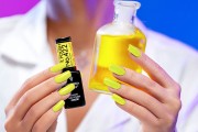 stylizacja_paznokci_lakier_hybrydowy_gel_polish_422_hello_yellow_23bf.jpg