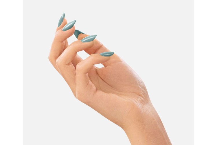 Stylizacja manicure z wykorzystaniem lakieru hybrydowego pure creamy hybrid "Cheerful Trip 165" 8 ml. Lakier posiada m.in. intensywną pigmentację i kremową konsystencję dającą nieograniczone możliwości zdobień.