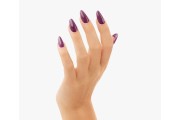 Stylizacja manicure wykonana za pomocą lakieru hybrydowego gel polish "Chic Wine 029" 8 ml. Klasyczny lakier hybrydowy o wysokiej trwałości charakteryzuje się doskonałą przyczepnością. Utwardzany w lampie UV i LED.