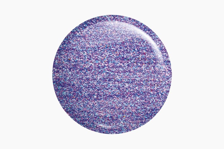 Swatch lakieru hybrydowego gel polish "Donna 370" 8 ml Victoria Vynn. Fiolet z dodatkiem połyskujących drobinek. Białe tło.