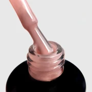 Palu Rubber Base 6 baza kauczukowa 11g. Baza przedstawiona na pędzelku.