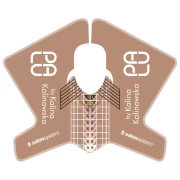 Palu szablon do przedłużania paznokci by Kalina Kalinowska (100 sztuk) z bliska. Widoczne wszelkie linie do cięcia długości. Białe tło.