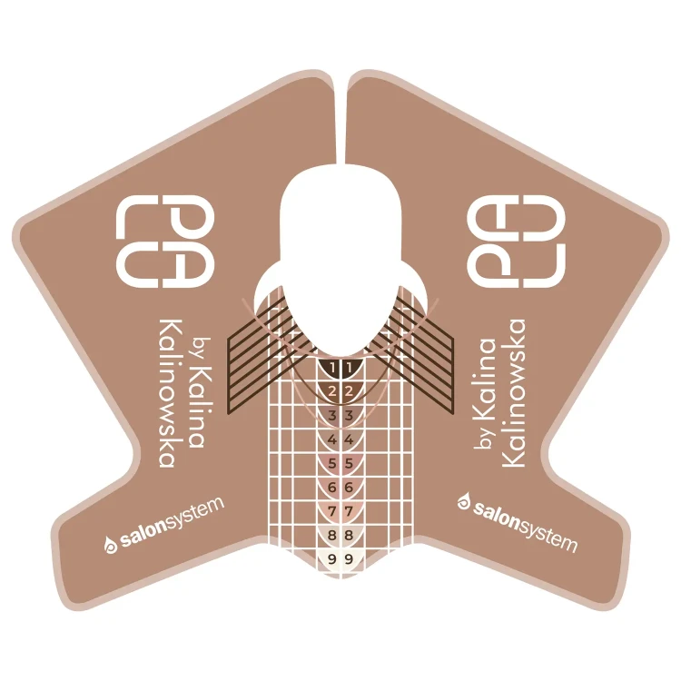 Palu szablon do przedłużania paznokci by Kalina Kalinowska (100 sztuk) z bliska. Widoczne wszelkie linie do cięcia długości. Białe tło.