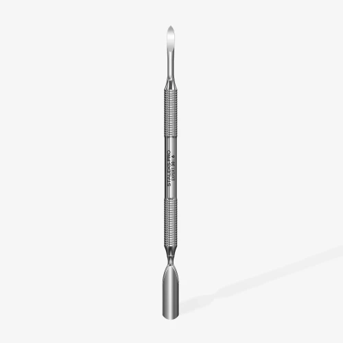 Staleks kopytko do manicure expert 30/6 (popychacz szeroki, zaokrąglony/ czyścik paznokci). Produkt na białym tle.