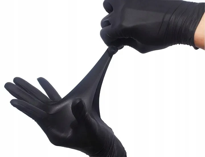 ONYKS rękawiczki nitrylowe czarne M. Zdjęcie z bliska na białym tle.