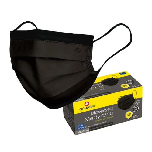 Maseczka chirurgiczna kolor czarny na gumke Opharm-50-sztuk. Kartonowe, czerwono-żółte opakowanie obok maseczki. Białe tło.
