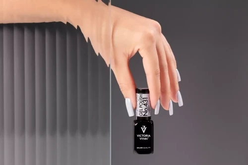 lakier-hybrydowy-431-gel-polish-Fashion-Follower-stylizacja-1200x800-victoria-vynn.jpg