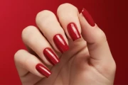 lakier_hybrydowy_gel_polish_442_LadiesLoveRed_stylizacja_1200x800_fb34.webp